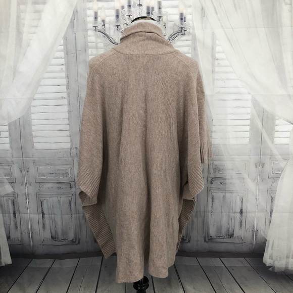 Love Stitch Small Poncho Sweater Cap Pocket Tan - Picture 12 of 13